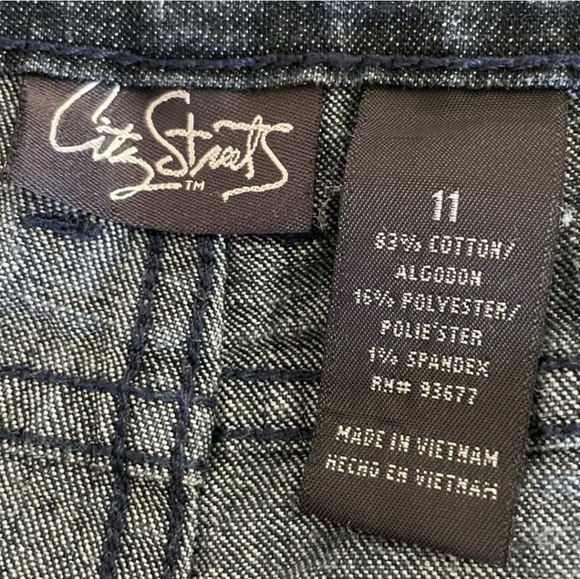 City Streets blue small checker patterned jeans size 11. - Picture 7 of 8